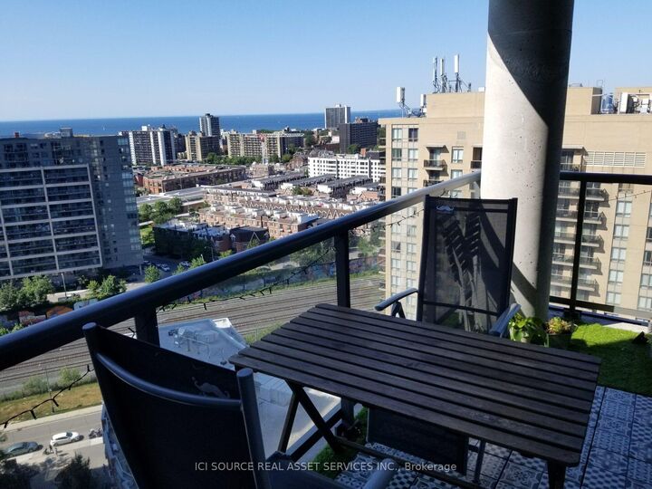 Property Photo:  68 Abell Street Lp-09  ON M6J 0B1 