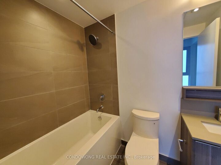 Property Photo:  5 Buttermill Avenue 2610  ON L4K 0J5 
