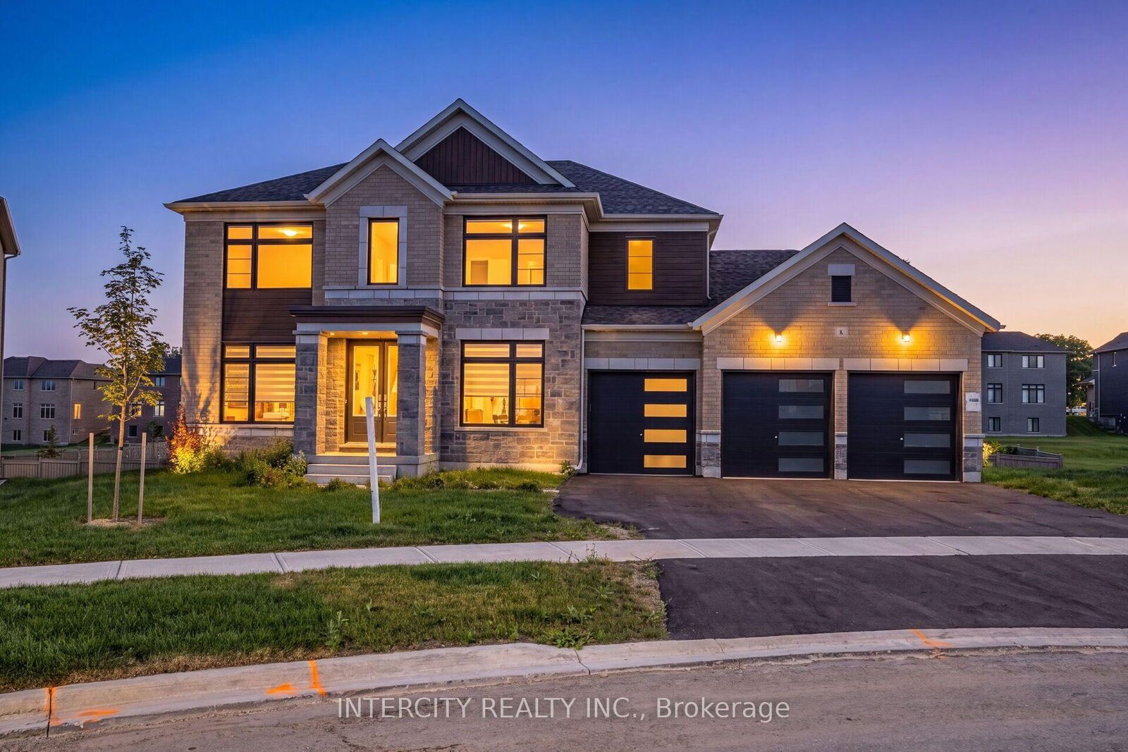 Property Photo:  8 Elderberry Way  ON L0G 1W0 