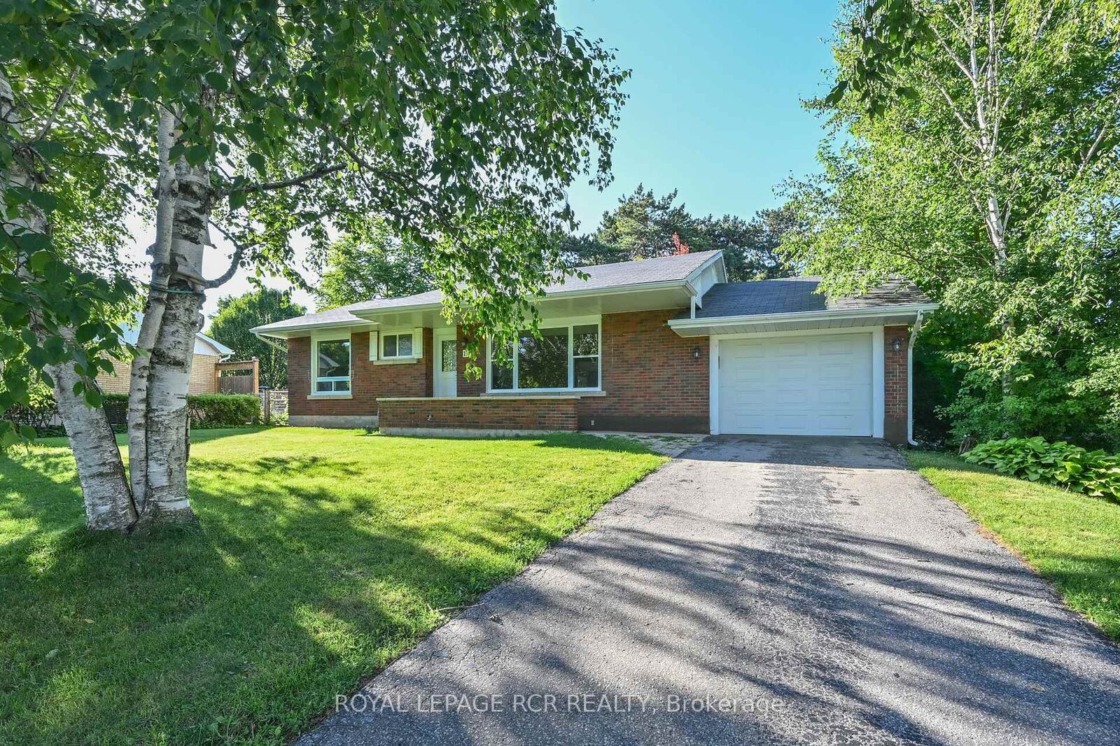 Property Photo: 18 Doner Street ON L9R 1M6