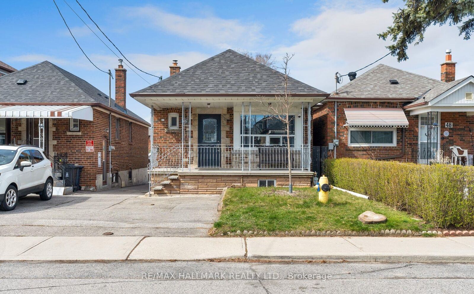Property Photo:  46 Miranda Avenue Bsmt  ON M6E 4G4 
