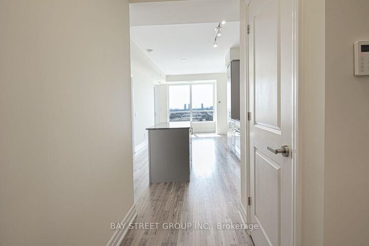Property Photo: 9085 Jane Street 1107 ON L4K 0K8
