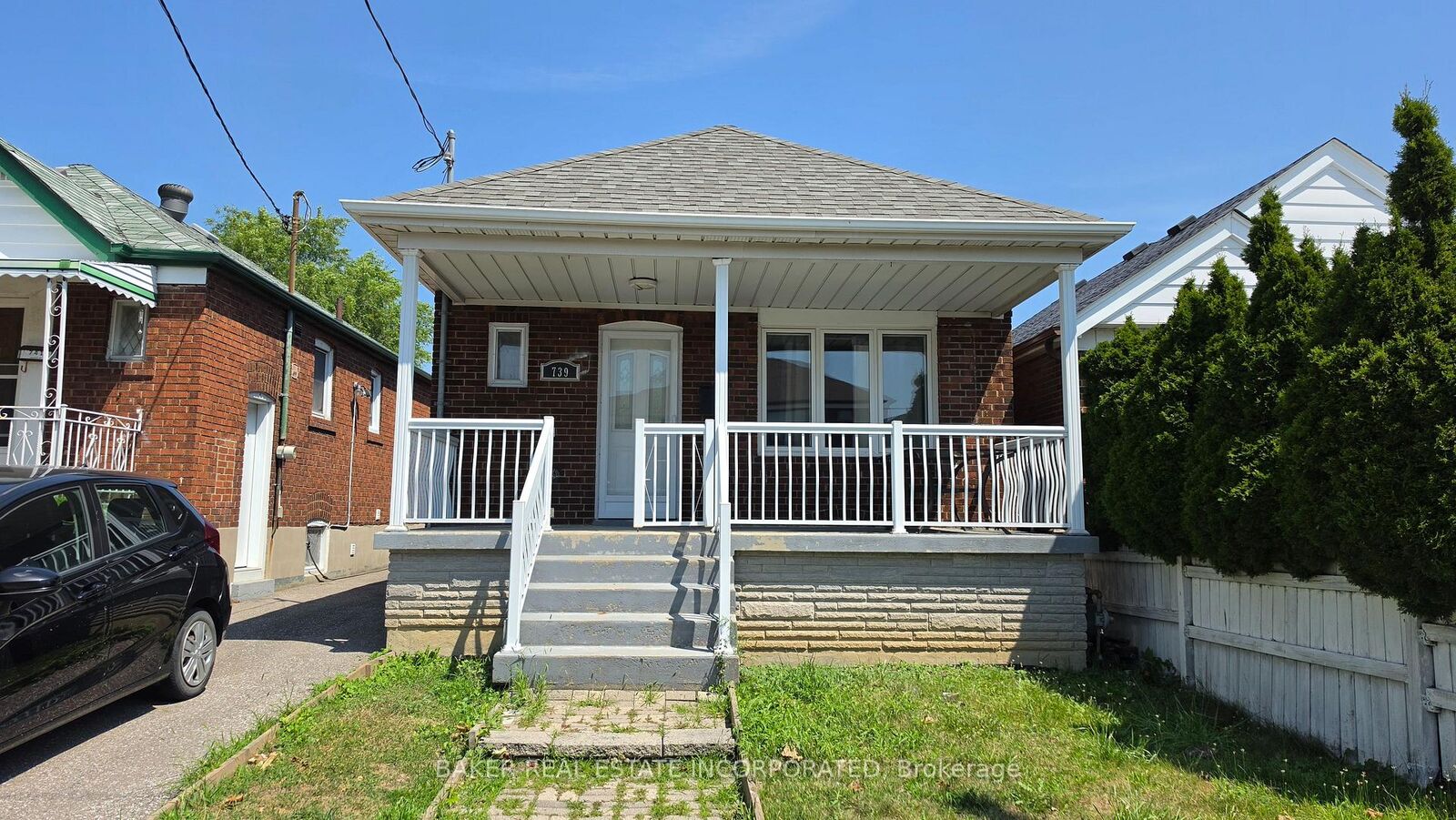 Property Photo: 739 Vaughan Road ON M6E 2Z1