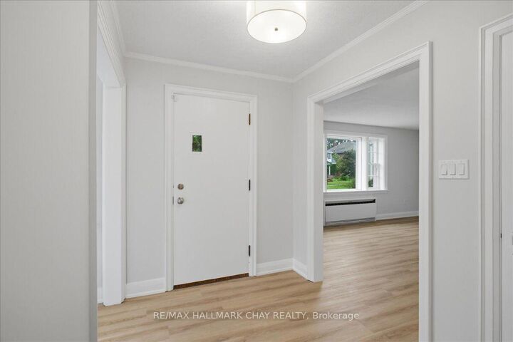 Property Photo: 15 Parkside Drive 3 ON L4N 1W7