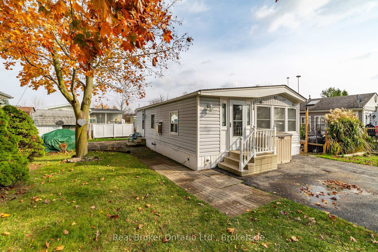 Property Photo:  524 Poplar Place  ON N0B 1J0 