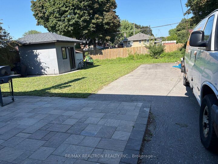 Property Photo: 607 Stevenson Road N ON L1J 5P2