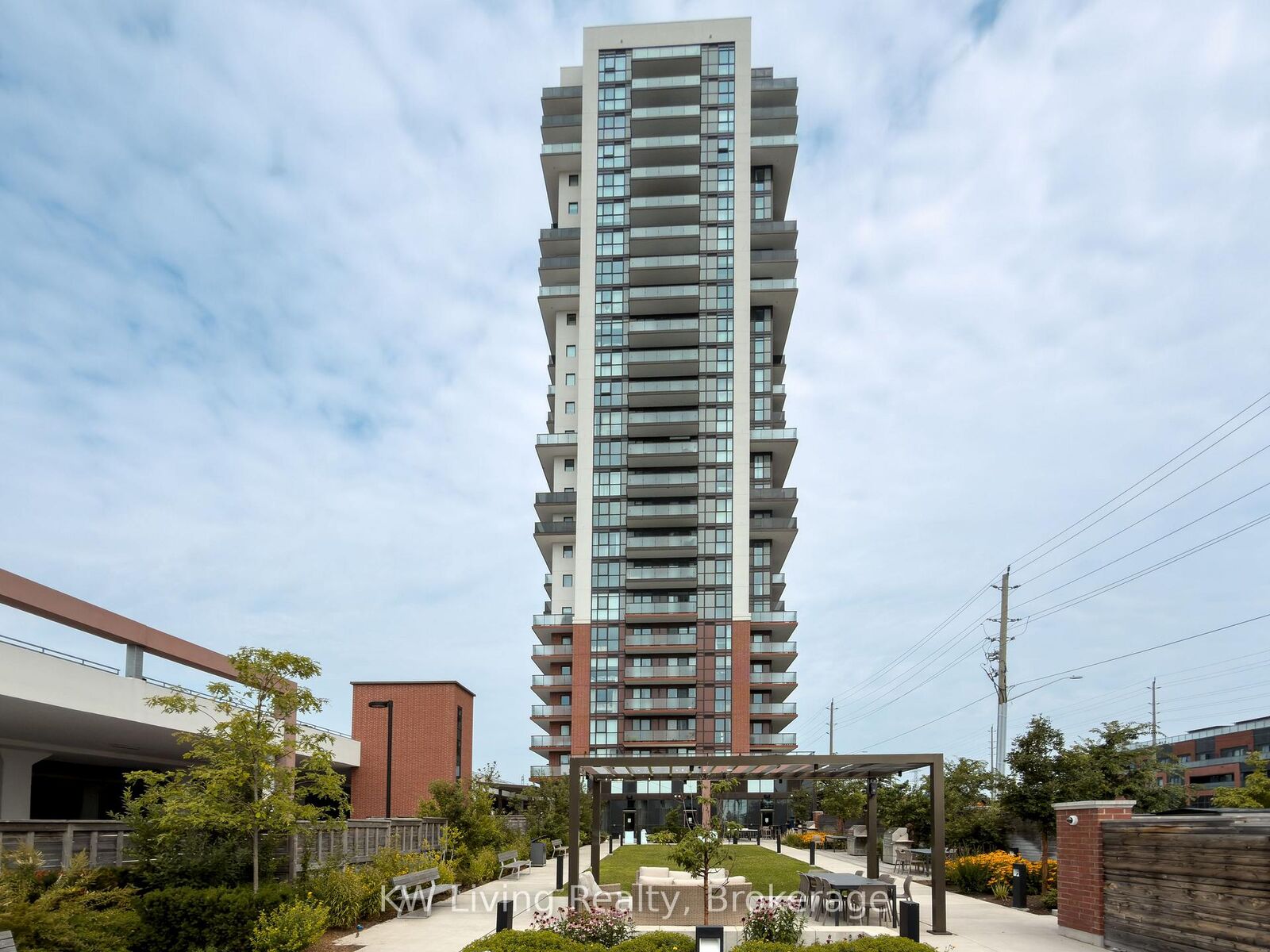 Property Photo: 2550 Simcoe Street N 207 ON L1L 0R5