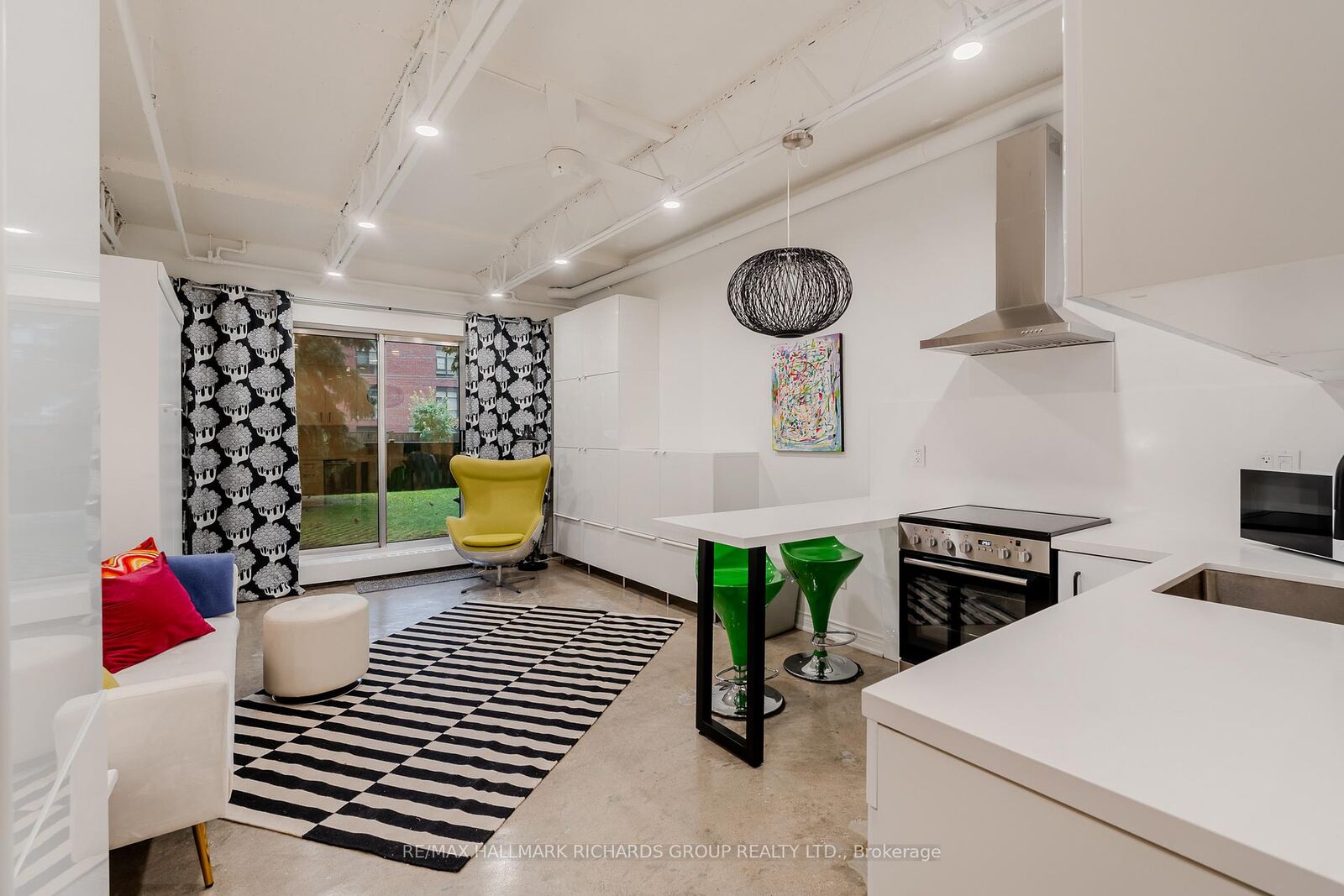 Property Photo:  123 Woodbine Avenue 121  ON M4L 3V8 