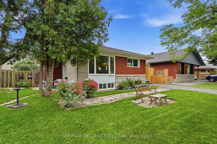 Property Photo: 2162 Rushton Road ON K2A 1N7