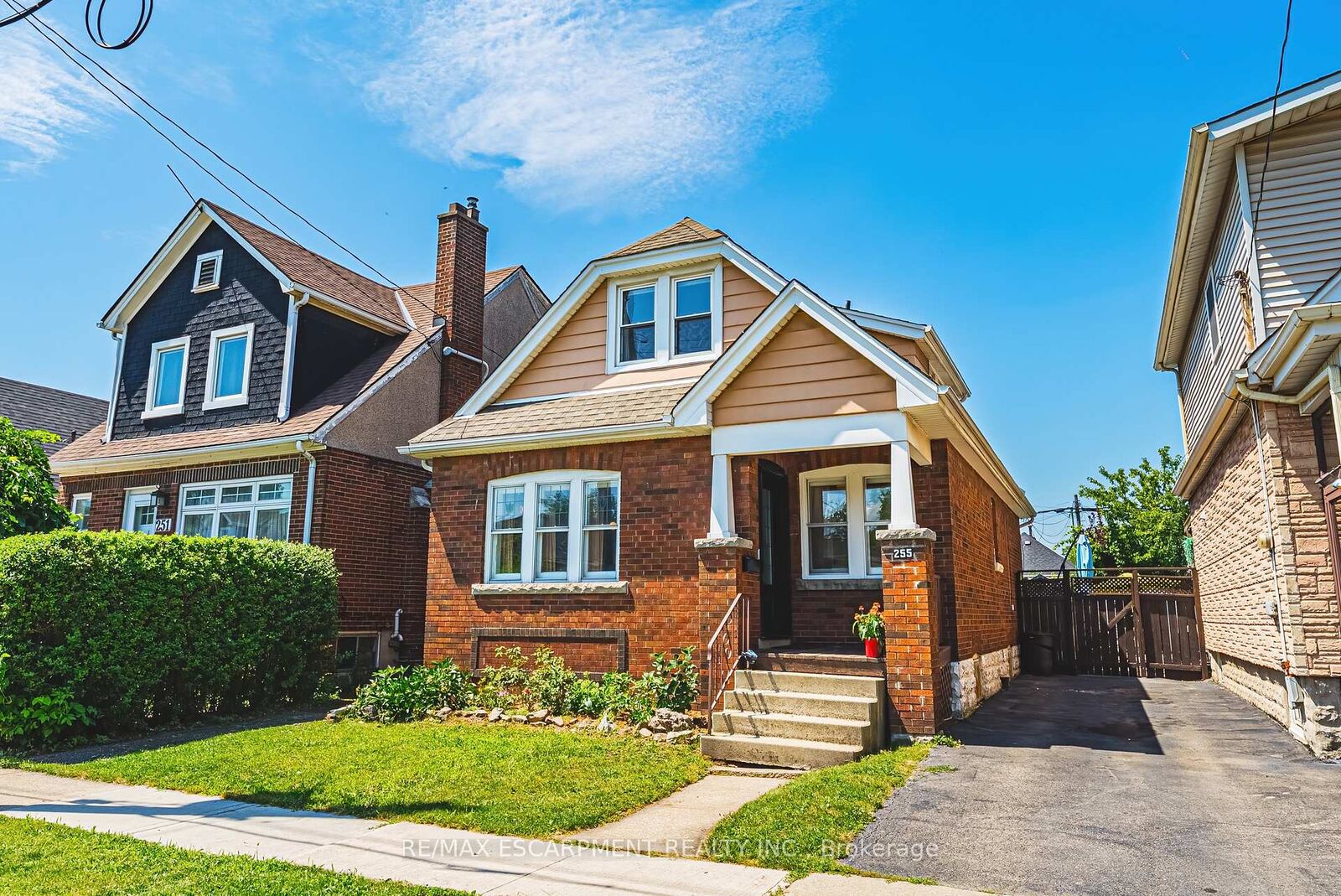 Property Photo: 255 Weir Street N ON L8H 5G2