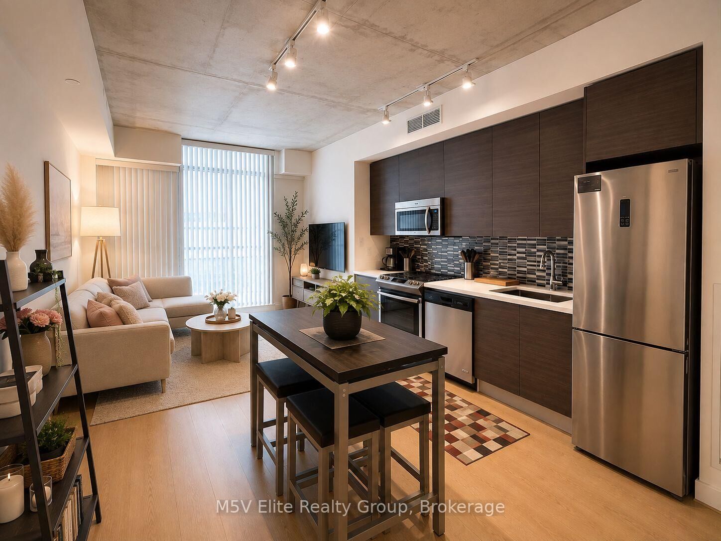 Property Photo:  111 Bathurst Street 426  ON M5V 2R1 