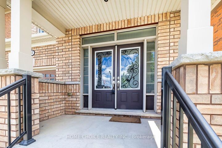 Property Photo: 427 Windsfields Farm Drive ON L1L 0M1