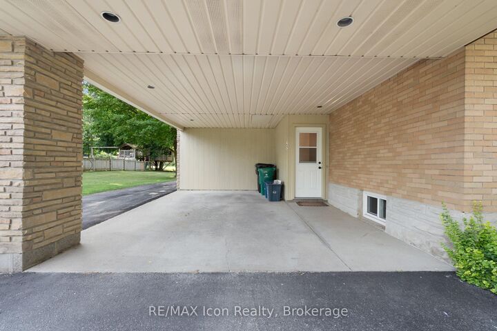 Property Photo: 1645 King Street N ON N0B 2N0