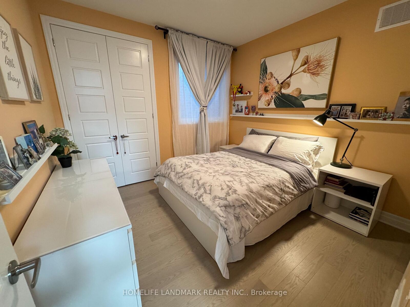 Property Photo: 1187 Onyx Trail ON L6H 8A6