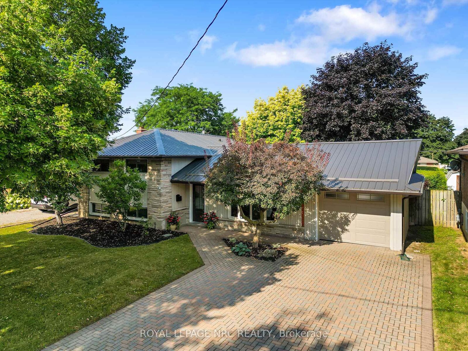 Property Photo: 43 Howard Avenue ON L2N 3W8