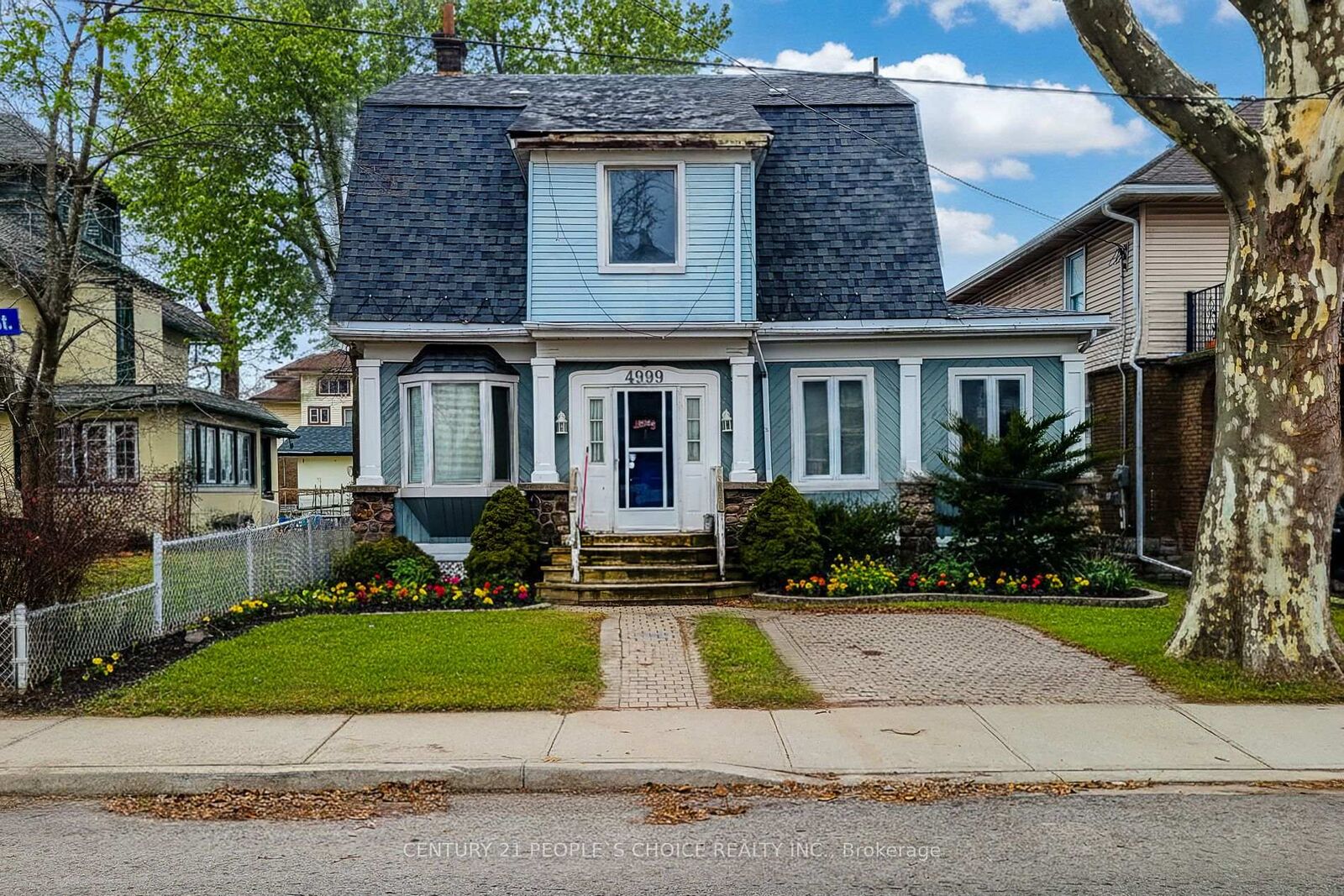 Property Photo: 4999 McRae Street ON L2E 1P2