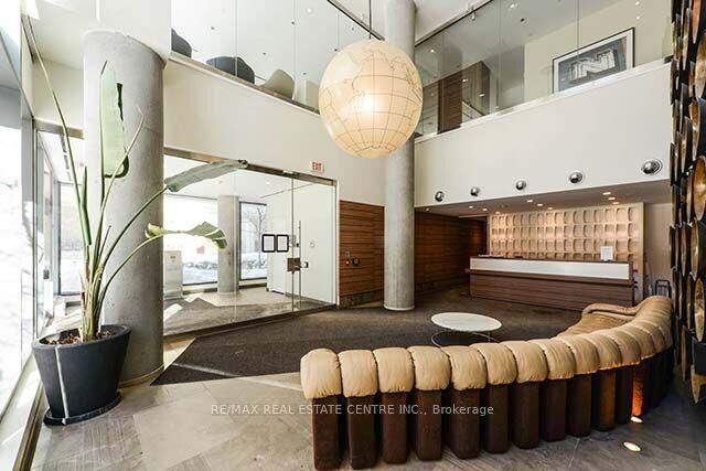 Property Photo: 75 St Nicholas Street 2507 ON M4Y 0A5