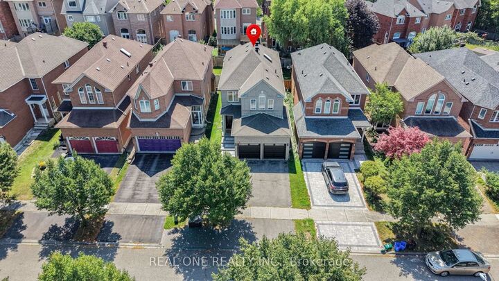 Property Photo: 35 Formosa Drive ON L4S 1S6