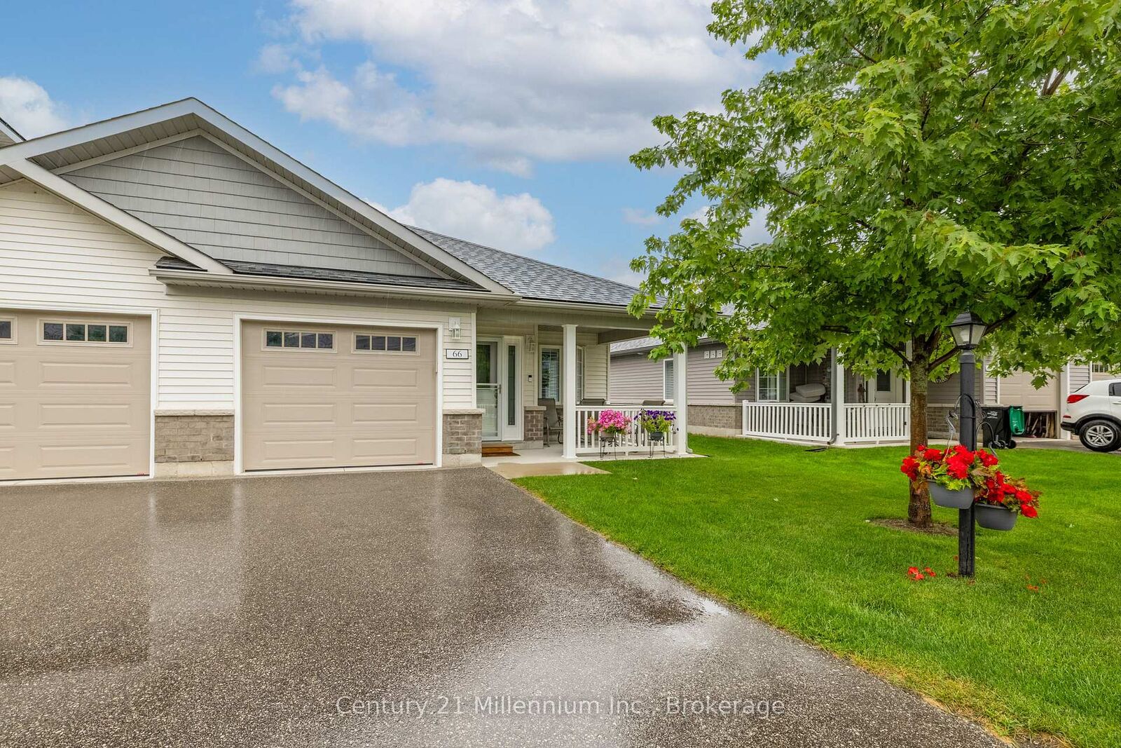 Property Photo:  66 Ivy Crescent  ON L9Z 0H8 
