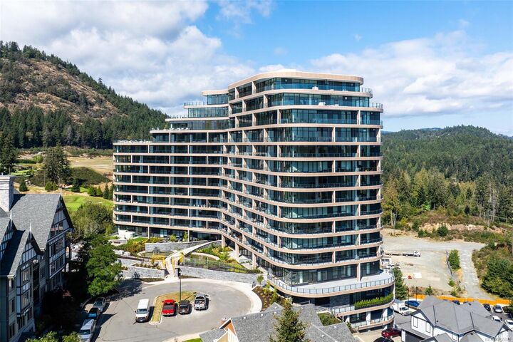 Property Photo: 2000 Hannington Rd #1118 BC V9B 6R6