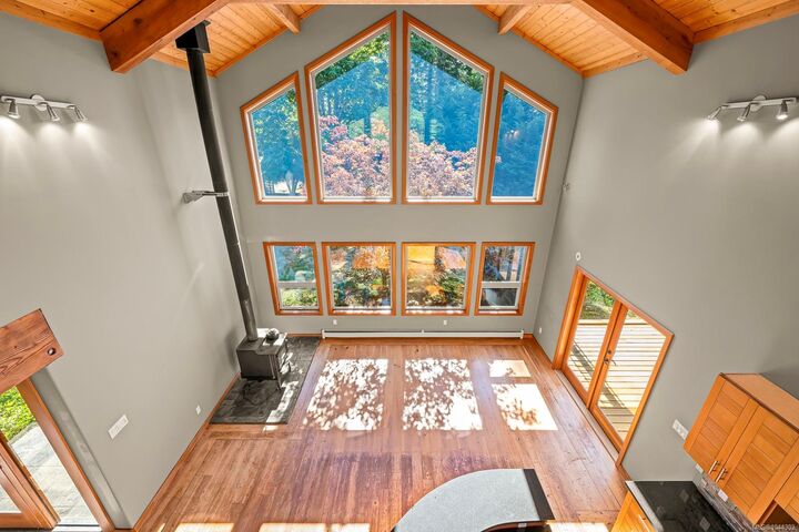 Property Photo: 1918 Chelsea Rd BC V9J 1V7