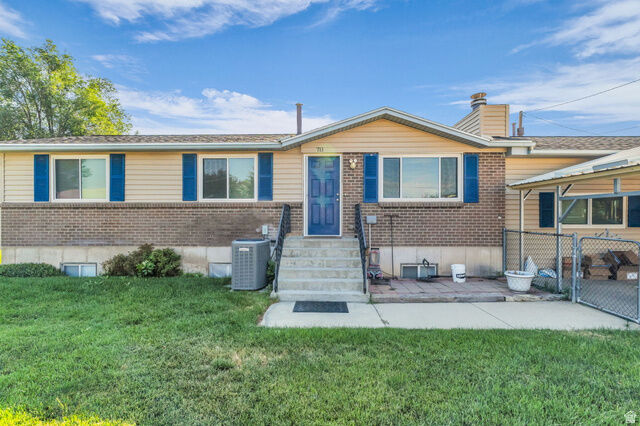 Property Photo: 711 S Main St UT 84058