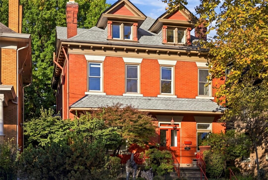 Property Photo:  1524 Murray Ave  PA 15217 