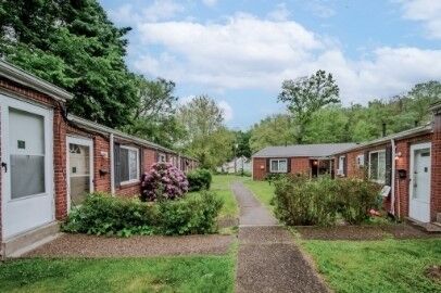 Property Photo:  1 Penn Ridge Ct 14  PA 15235 