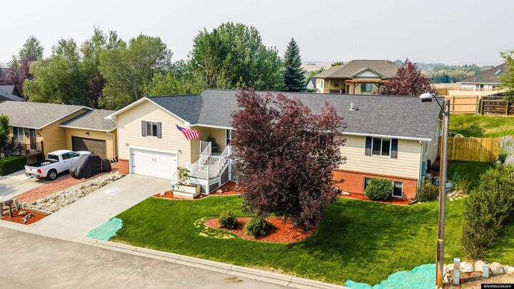 Property Photo: 906 Delaware Dr WY 82834