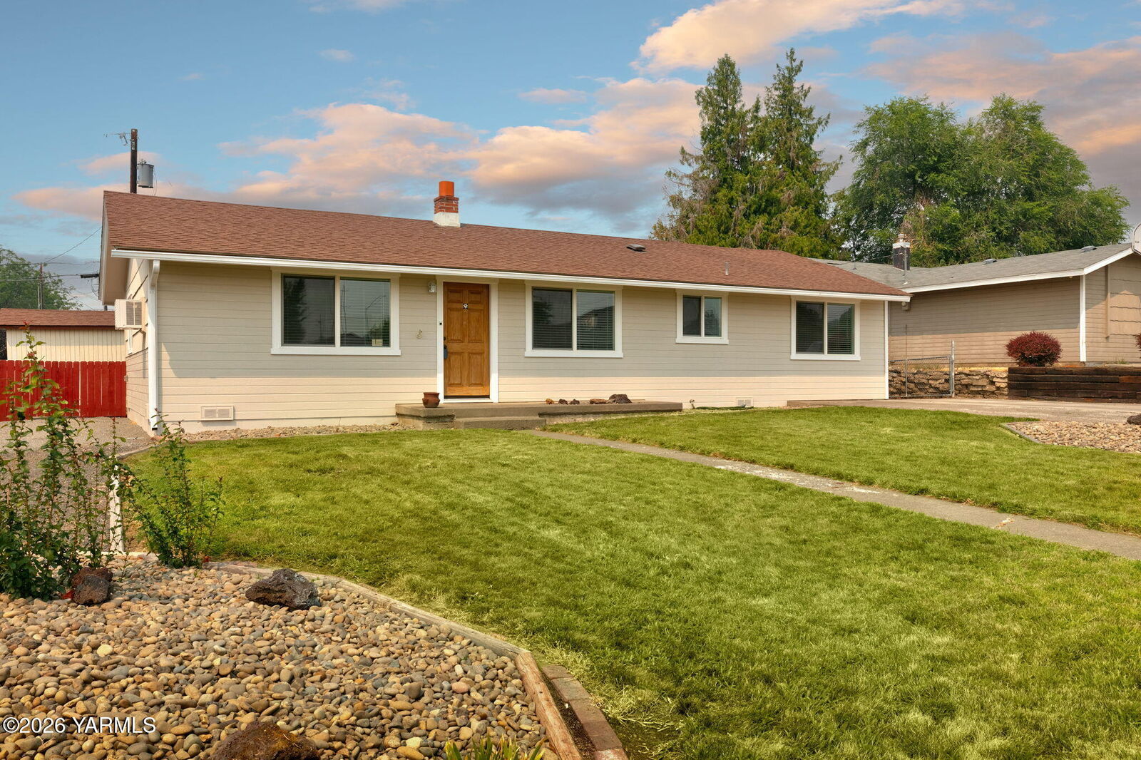 Property Photo: 118 N 55th Ave WA 98908