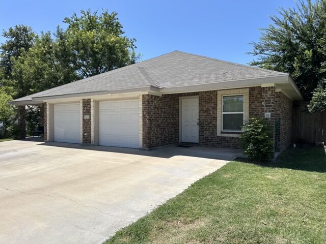 Property Photo:  206 W Beeline Lane  TX 76548 