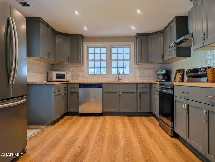 Property Photo: 3205 Raystown Road PA 16650