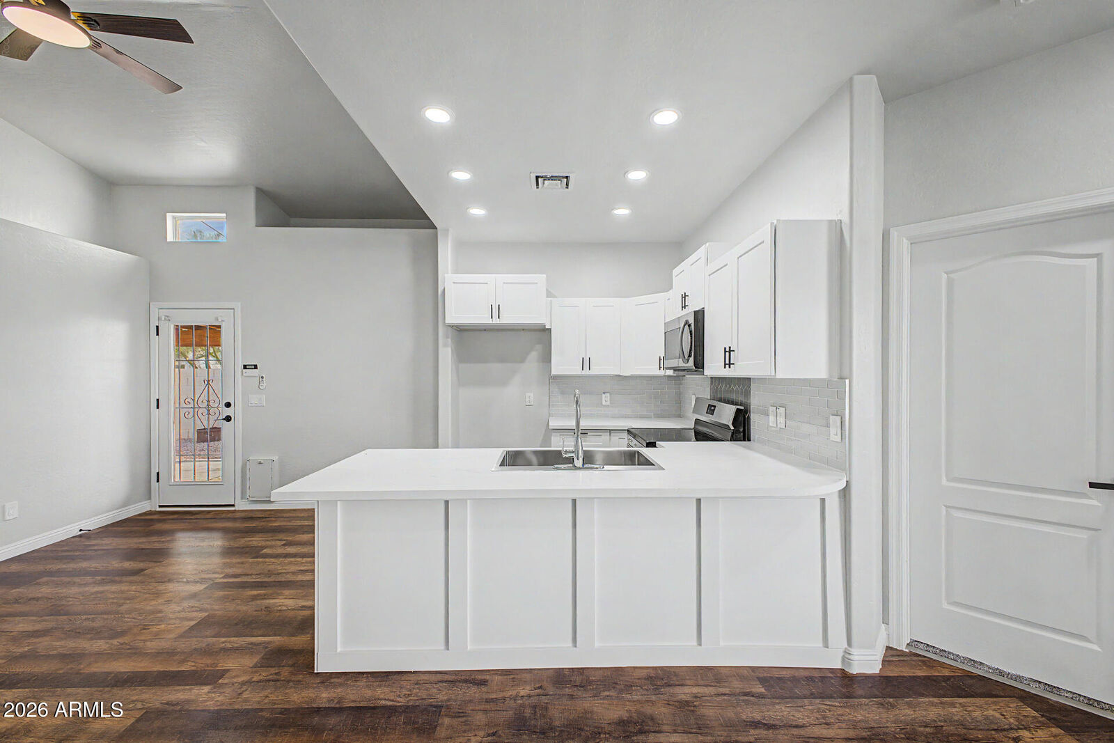 Property Photo:  148 N Warren Street  AZ 85207 