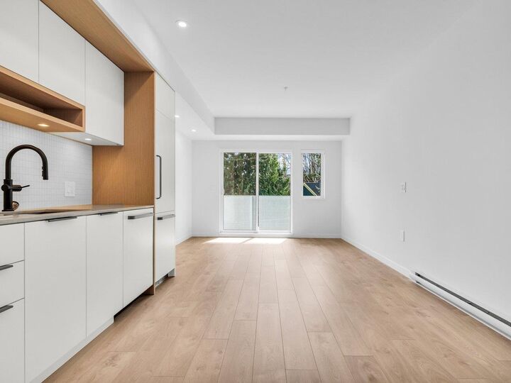 Property Photo:  2520 Guelph Street 317  BC V5T 3P5 