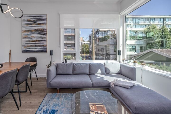 487 W 26th Avenue — photo 1