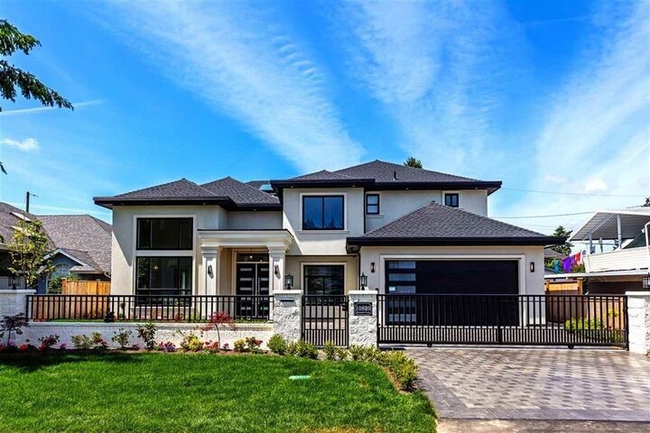10820 Dennis Crescent — photo 1