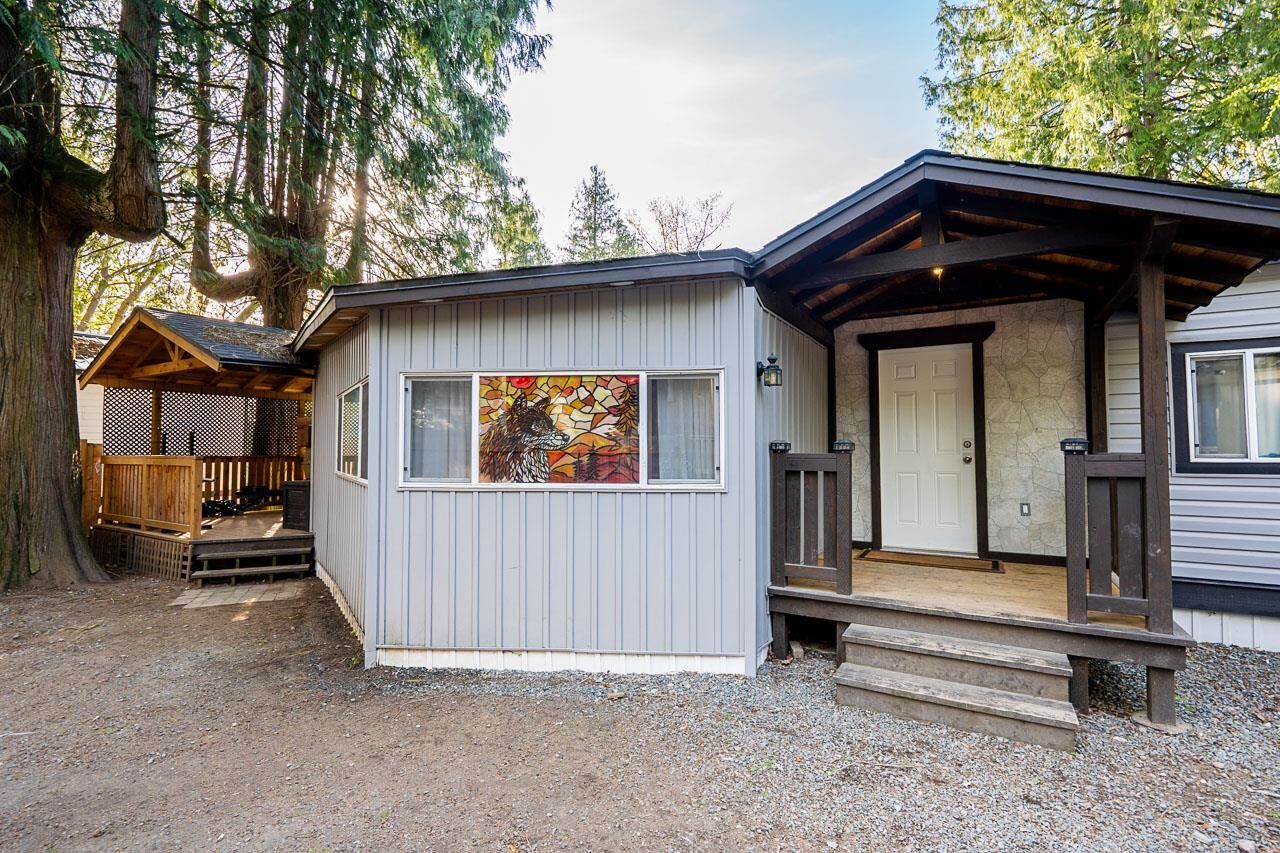 Photo de la propriété: 10235 Beaver Drive 1 BC V0X 1X1