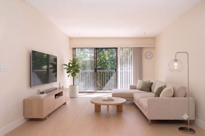 15020 North Bluff Road 208 — photo 1