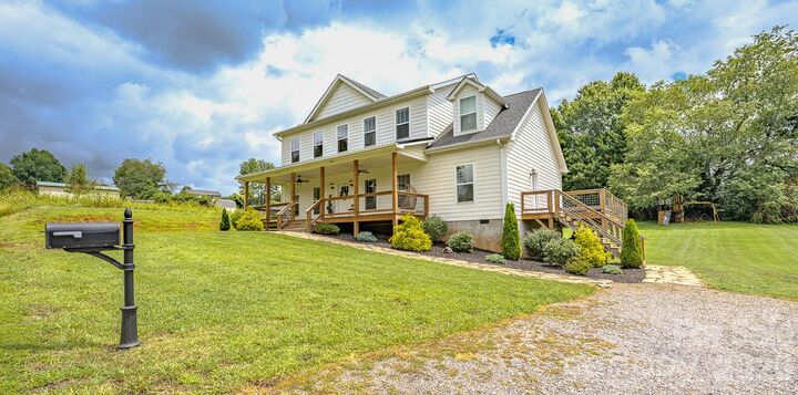 Property Photo: 160 Ridge View Drive NC 28721