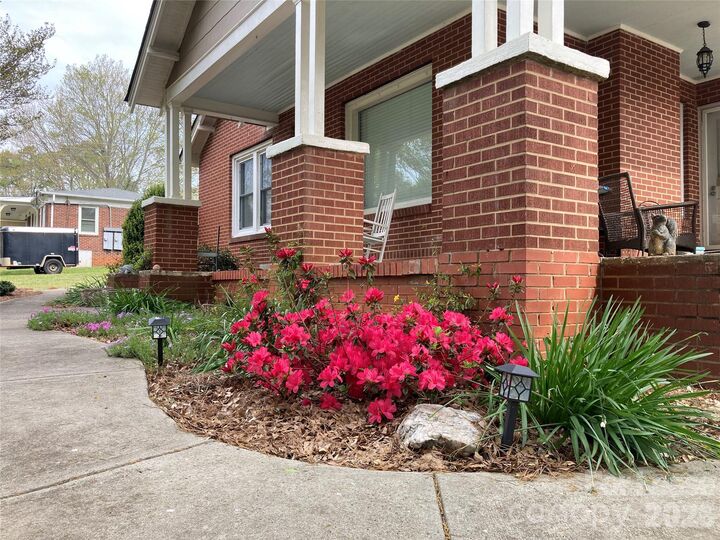 Property Photo: 213 Auten Circle NC 28120