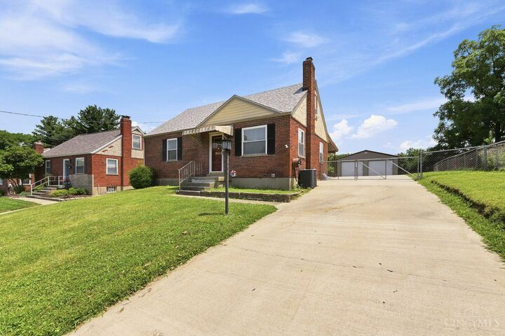 Property Photo: 8546 Darnell Avenue OH 45236