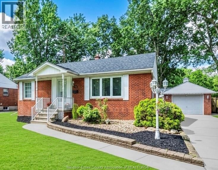 Property Photo:  3365 Curry Avenue  ON N9E 2T4 