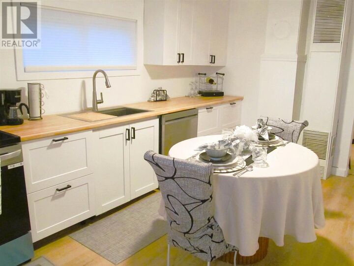 Property Photo: 219 Walnut St ON P6B 2G3