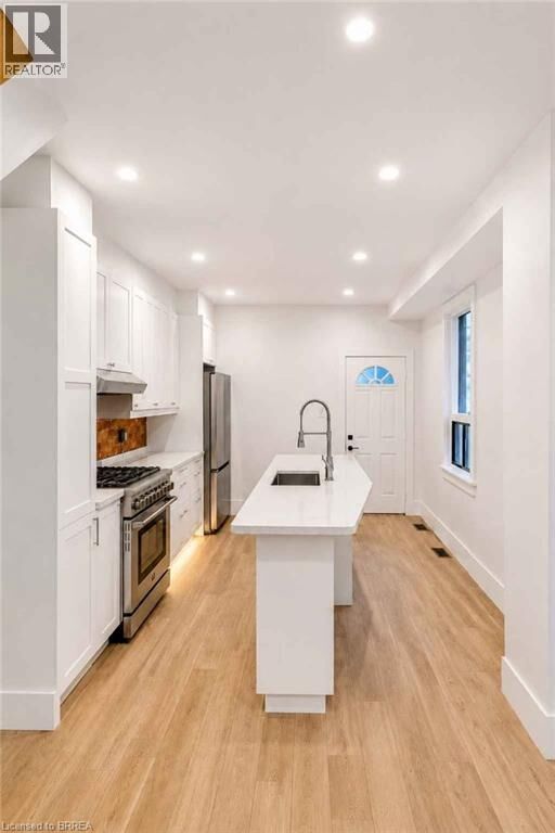 Property Photo:  561 Wentworth Street North  ON L8L 5X3 