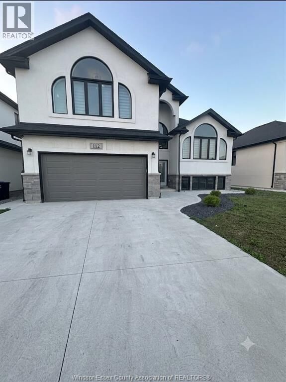Property Photo:  112 Kingsbridge Drive Upper  ON N9V 4B6 