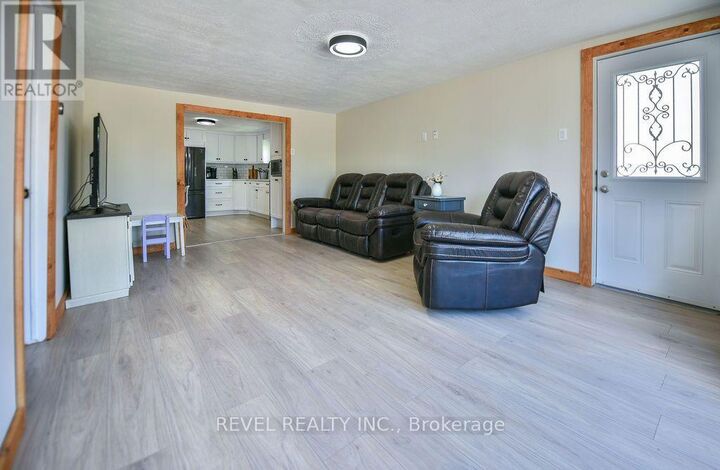 Property Photo: 47 Essa Avenue ON P0N 1H0