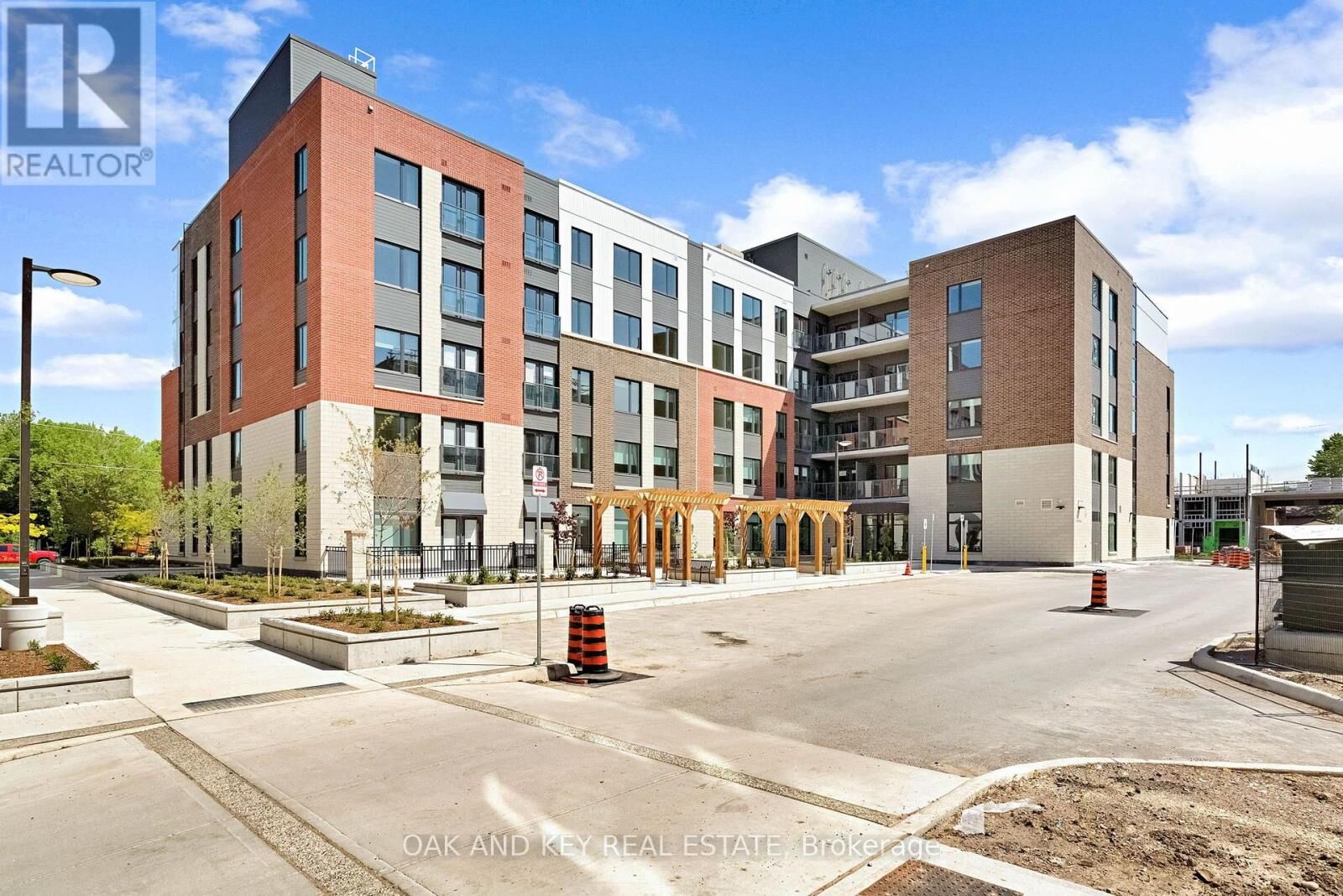 Property Photo:  385 Hill Street 107  ON N6B 1E4 