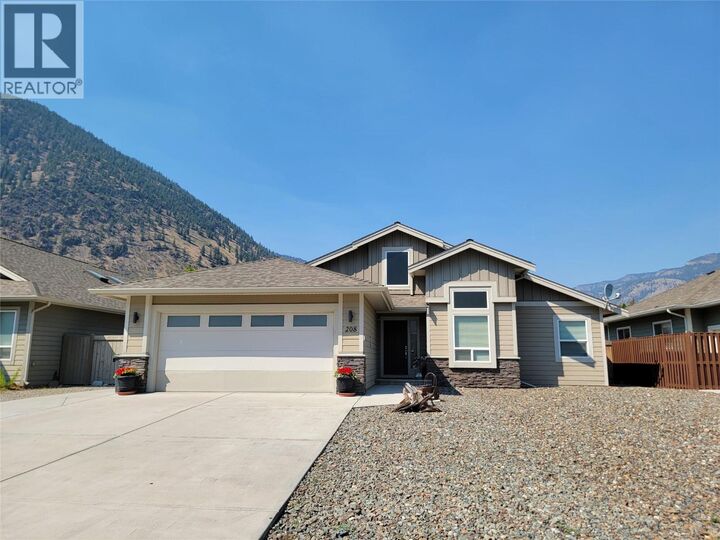 208 K-View Crescent — photo 1