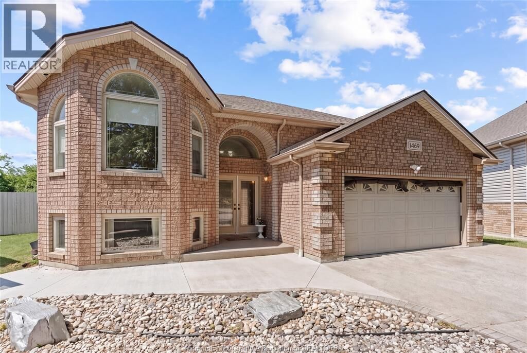 Property Photo:  1469 Meridian Street  ON N9G 3E5 