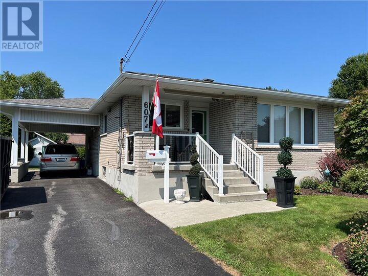 607 Danforth Avenue — photo 1
